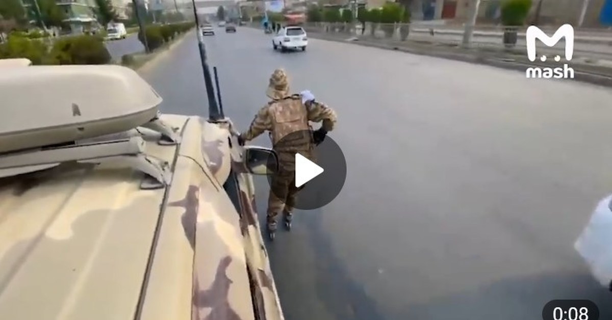 Талибы организовали «роликовый патруль» в Кабуле