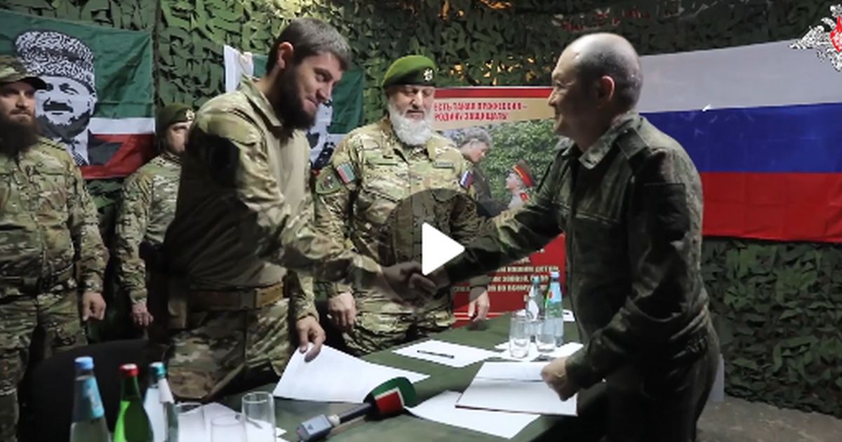 Минобороны под видеозапись законтрактировало работу чеченского отряда «Ахмат»