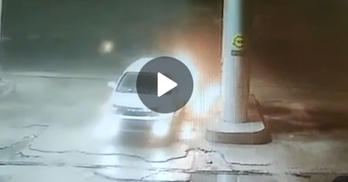 Сцена из триллера наяву: наутек от пожара — на загоревшейся машине