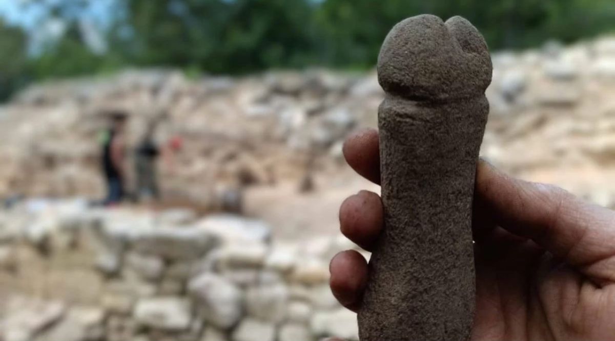 Археологи обнаружили древний милитаристский фаллос 