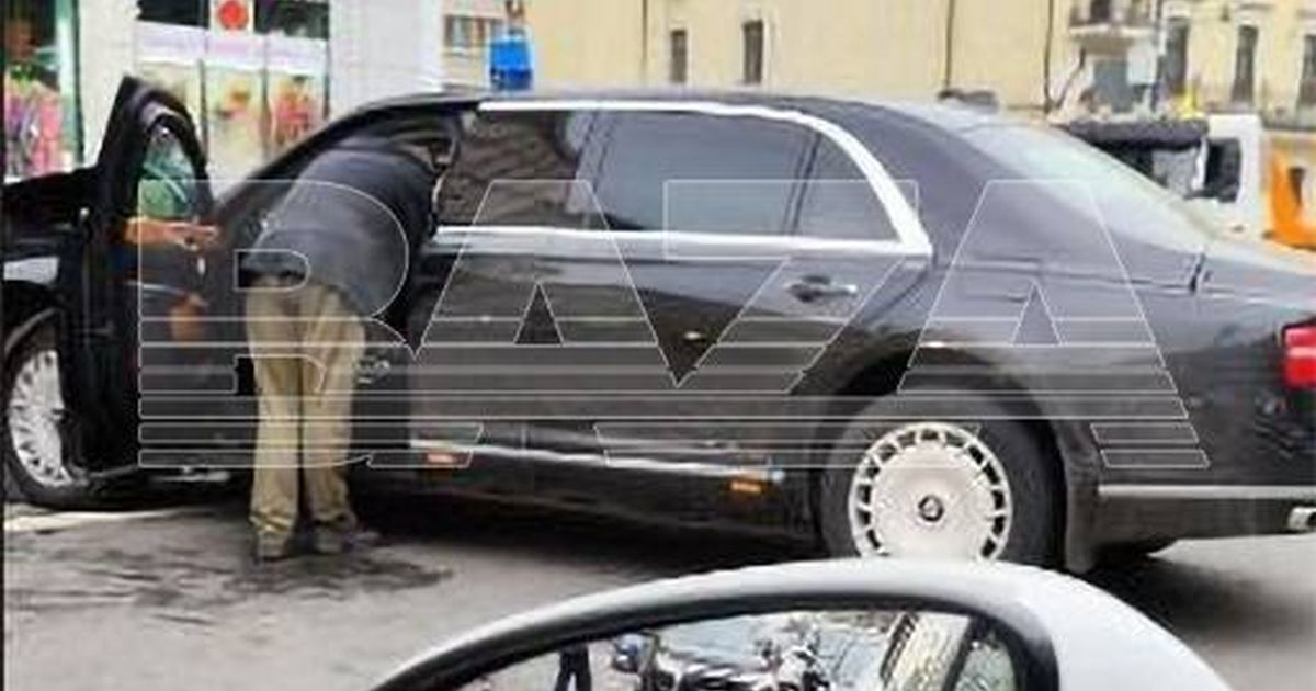 VIP- «Аурус» попал в ДТП: судя по номерам, это может быть машина Патриарха всея Руси 