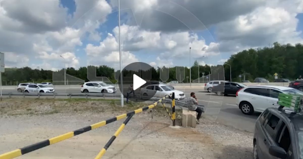 Мужчина с гранатой угрожает устроить взрыв на автотрассе в Уфе