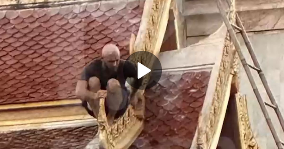 Пхукет: неадекватного россиянина пришлось четыре часа снимать с крыши буддистского храма