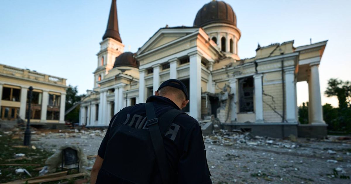 После российского ракетного удара по Одессе в городе разрушен крупнейший православный собор