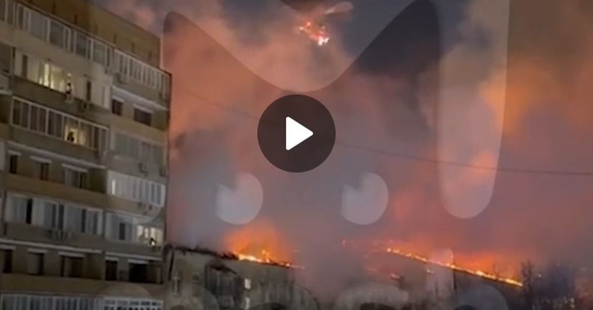 Тысячи пылающих квадратных метров: в Москве загорелись жилые дома