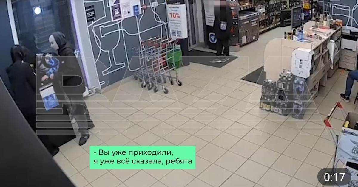 «Здравствуйте, это ограбление»: подростки попытались обнести табачный магазин в Петербурге