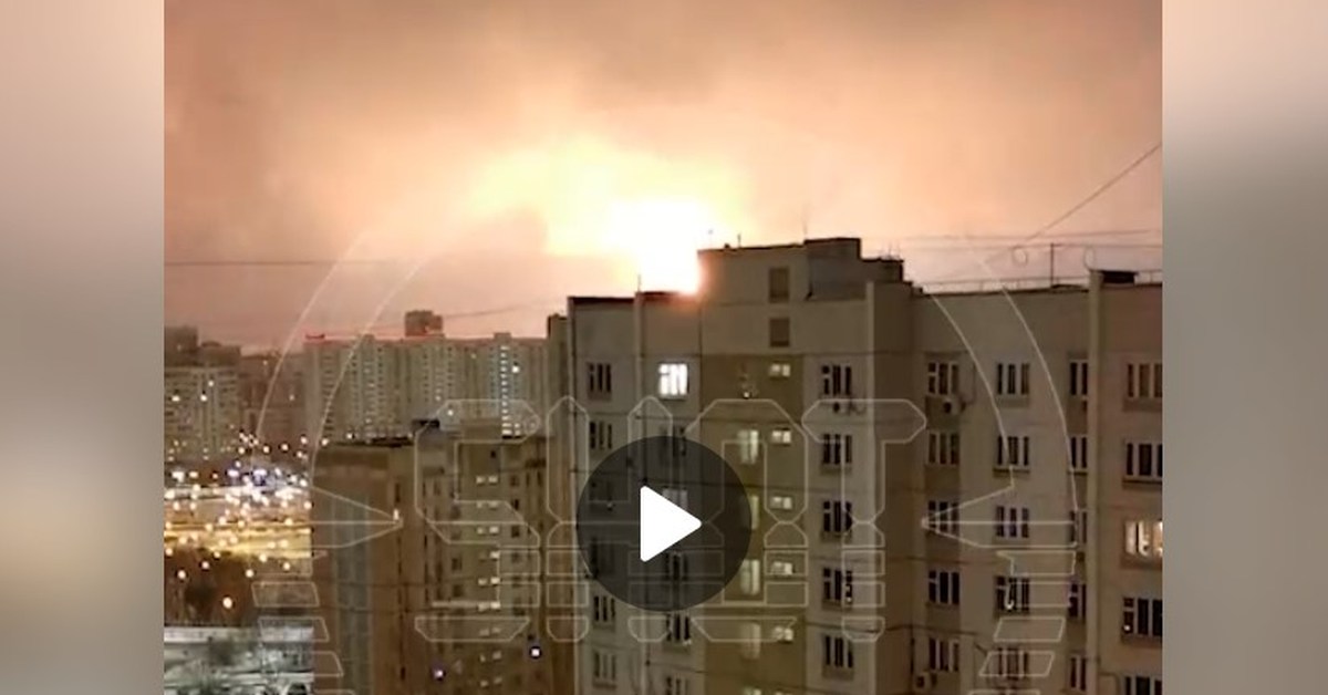 Огненное зарево над ночной Москвой: пока никто не знает, что конкретно полыхает...