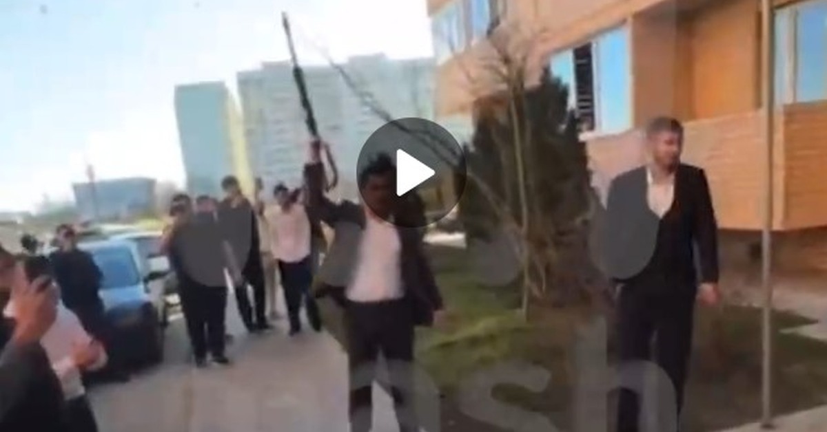 Свадьба пела, плясала и стреляла: в Краснодаре устроили торжество с АК-47 в руках