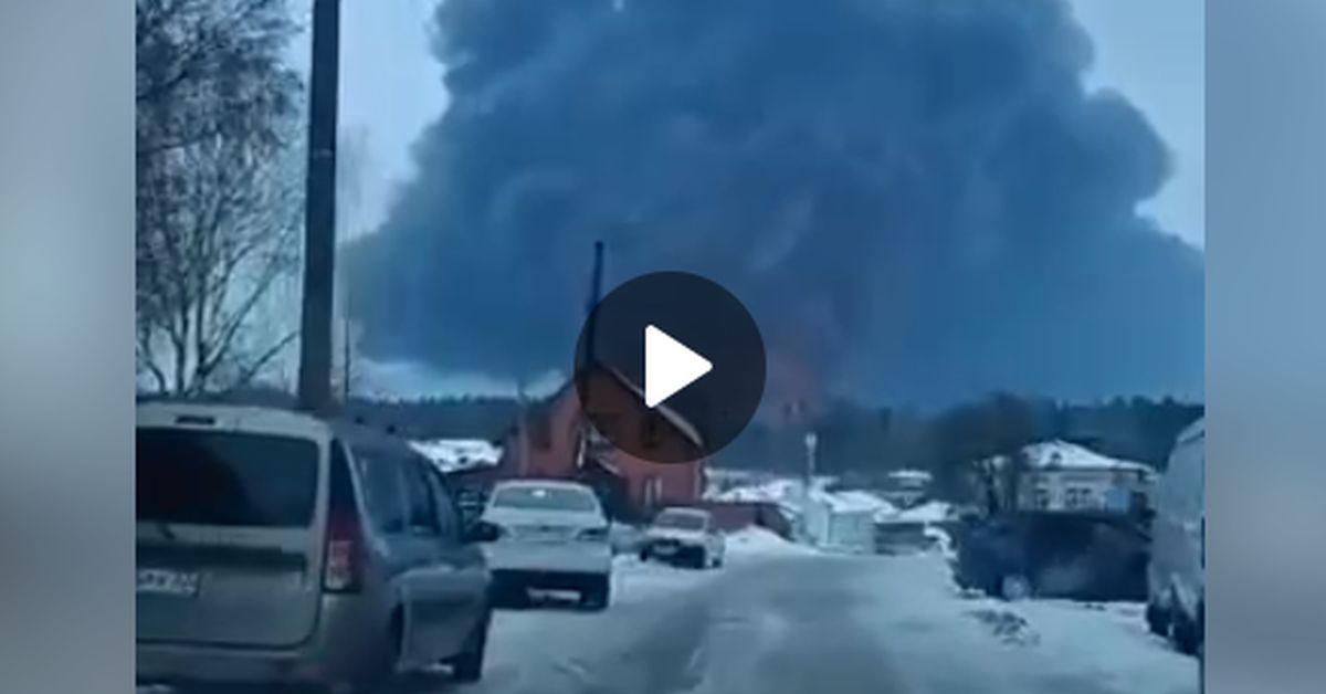 В Брянской области после атаки БПЛА горит нефтебаза
