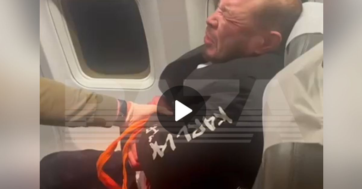 Психотриллер онлайн: пассажир авиарейса буянит после приема неизвестного вещества прямо на борту
