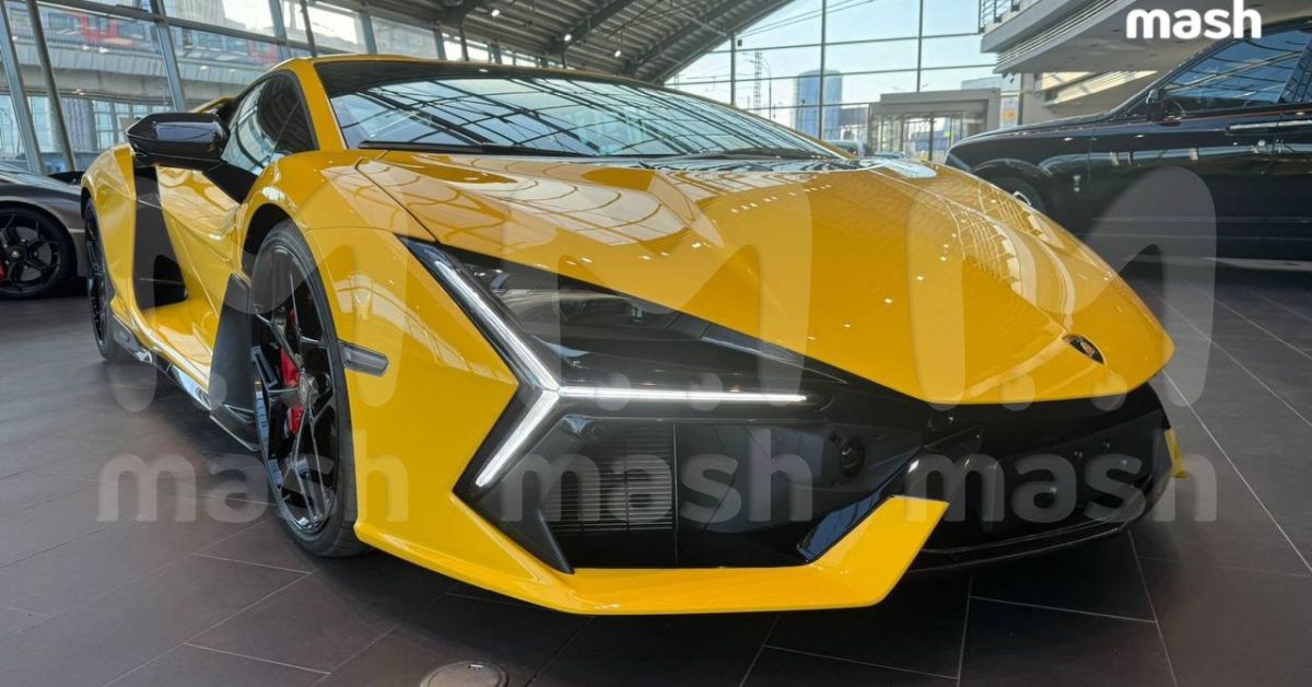 Мегалюксовая Lamborghini Revuelto была куплена неизвестным москвичом сразу по прибытии в Россию