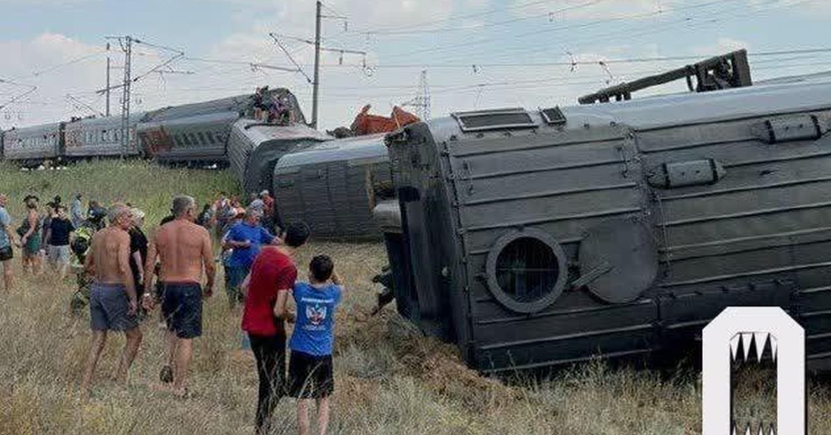 Сход поезда в Волгоградской области: столкнулся с грузовиком. Есть пострадавшие