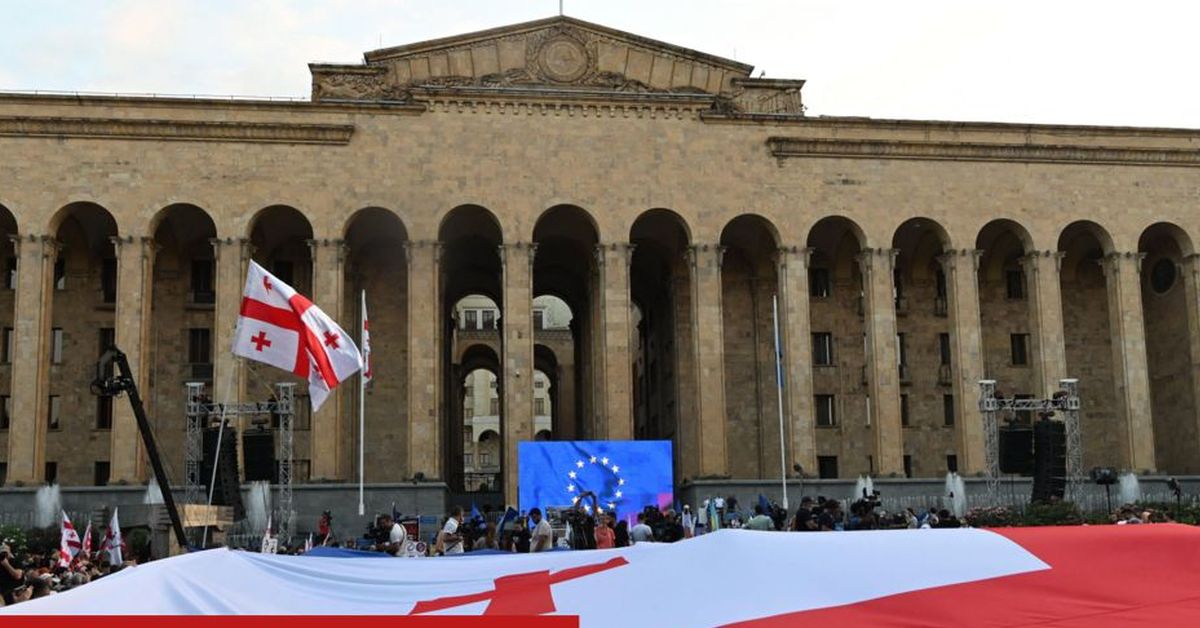 Сложное время, сложный выбор: Грузия обновляет парламент