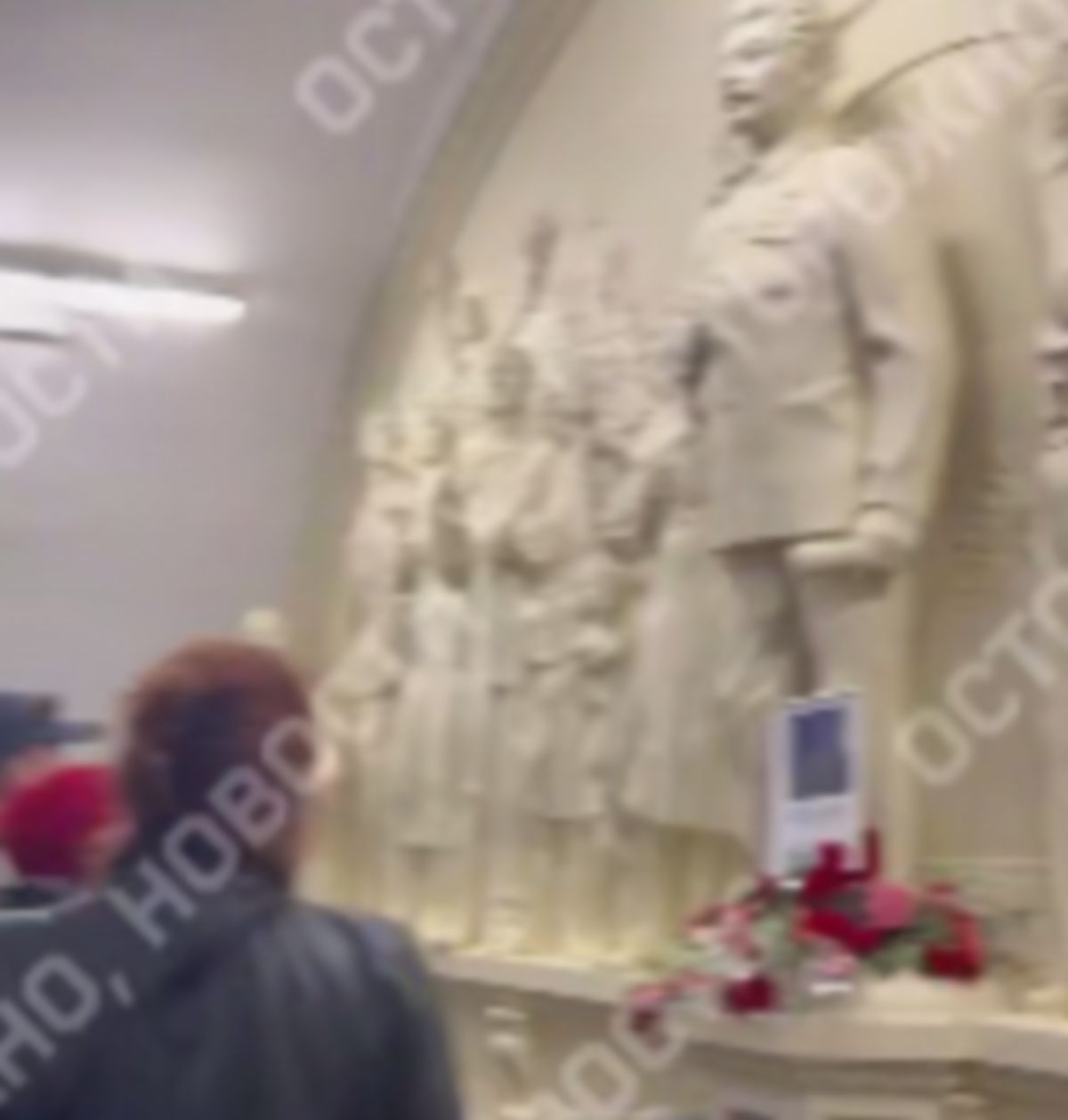 Горельеф Сталина метро Москва пикеь