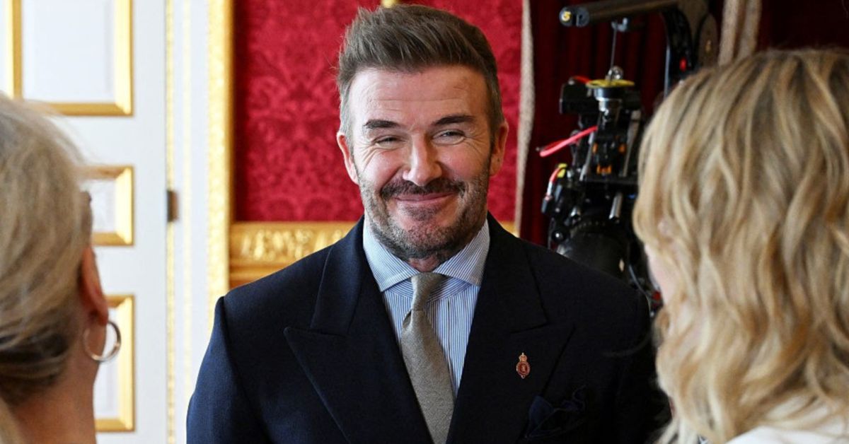 Дэвид Бекхэм посвящен в рыцари. Теперь он не просто футбольная звезда, а «сэр Бекхэм»