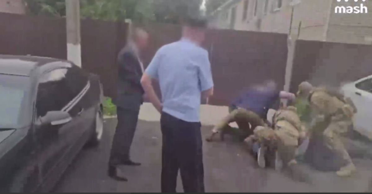 Замначальника полиции в Калуге обвиняется в легализации 50 тысяч мигрантов