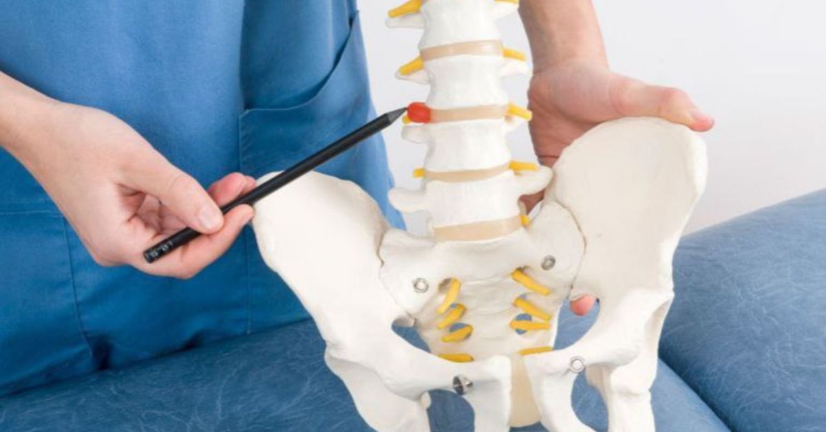 Поясничная грыжа: не пора ли на стол к хирургу?