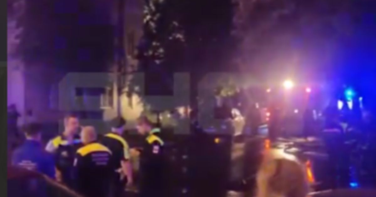 Люди прыгали из окон: серьезный пожар в центре Москвы