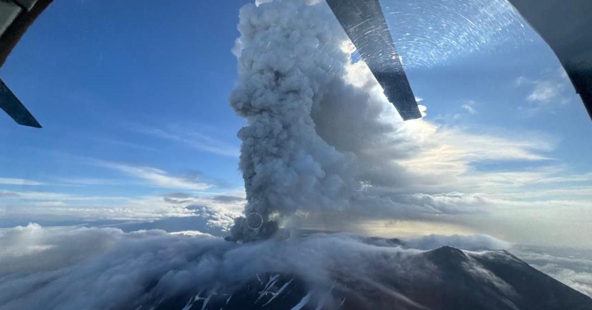 Камчатка: вулкан Крашенинникова решил поизвергаться
