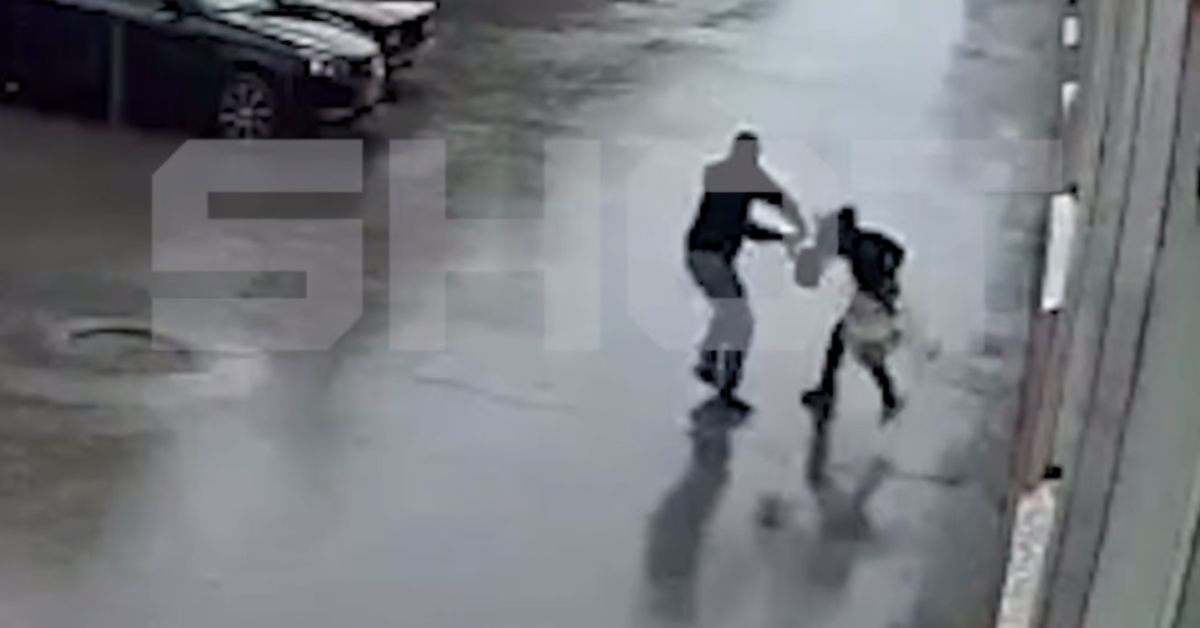 Триллер в Новосибе: грабитель с ножом отобрал у мальчонки миллион рублей