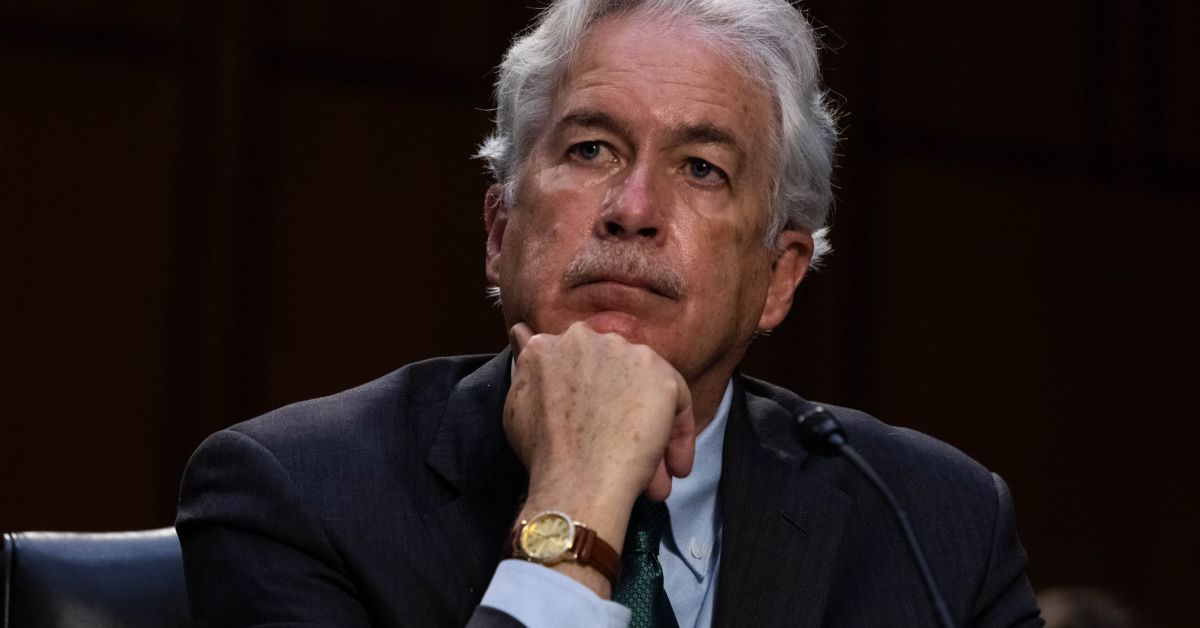 Экс-директор ЦРУ сравнил политику Трампа с самоубийством великой державы