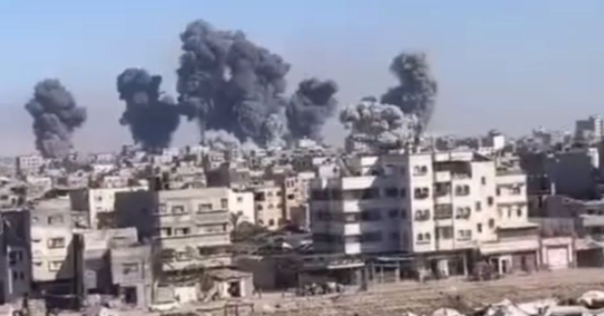 Израиль усердно бомбит Газу, готовясь к вводу войск