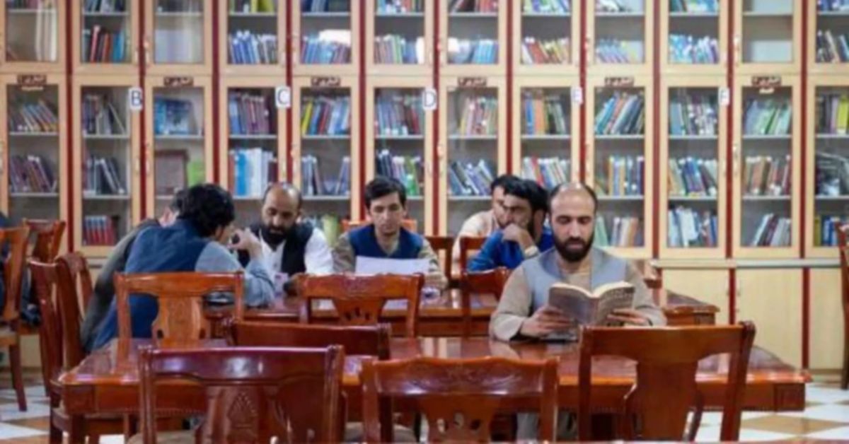 Союзные Кремлю талибы запретили в Афганистане книги, написанные женщинами