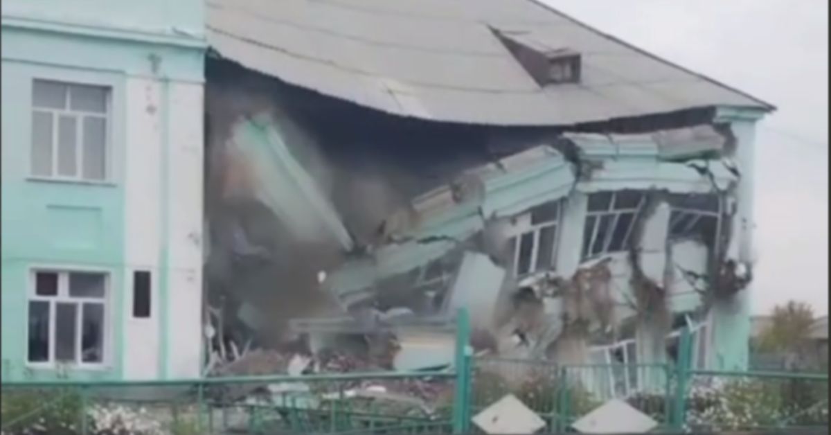Удачно вышло: здание школы в сибирском городе рухнуло в выходной день