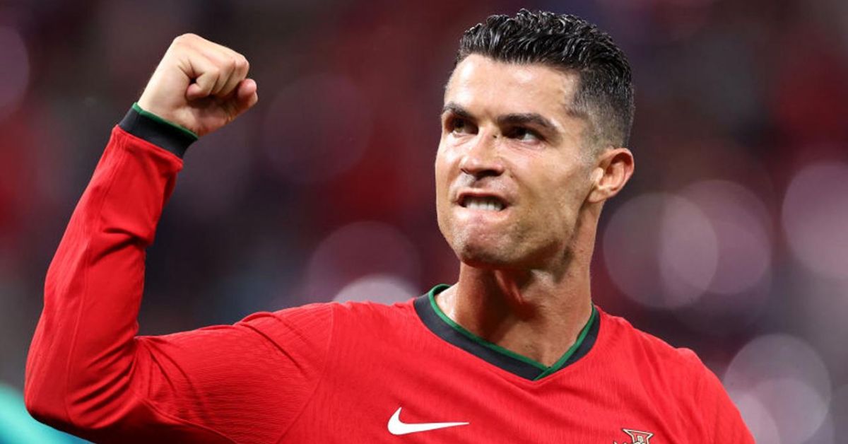  Криштиану Роналду — первый в мире футболист-миллиардер