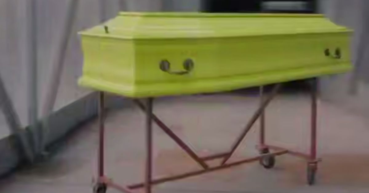 Ой, что это?! Да просто гроб оптимистической расцветки (и это тренд, а не чей-то психоз)