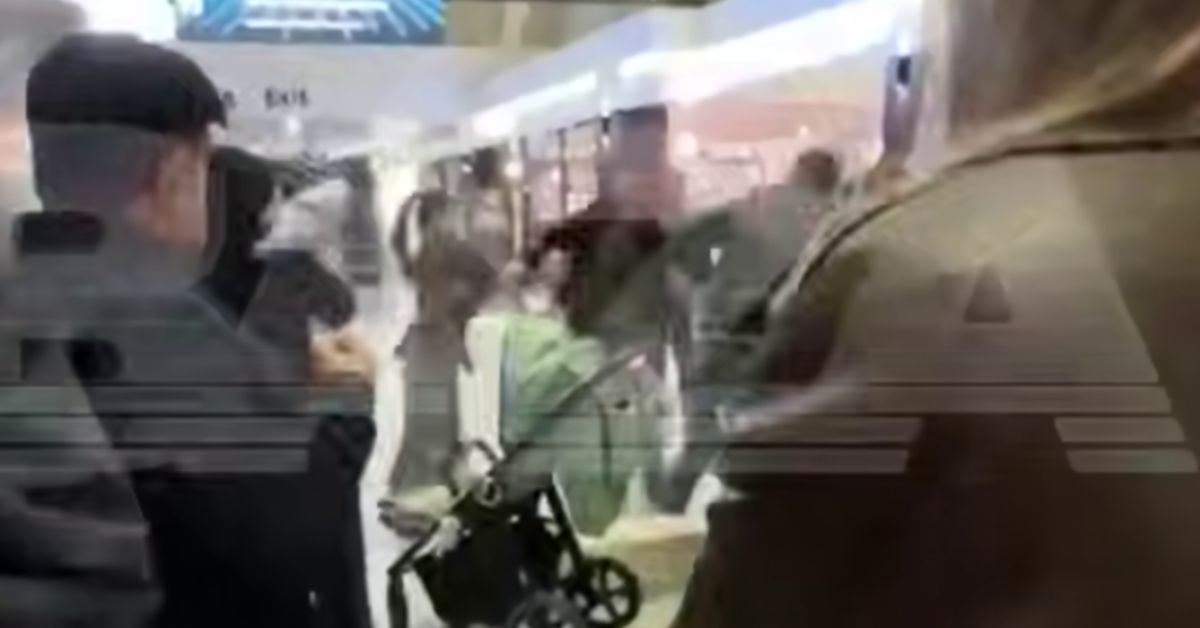 Ой, что это?! Суровый махач и похищение ребенка в аэропорту Пулково