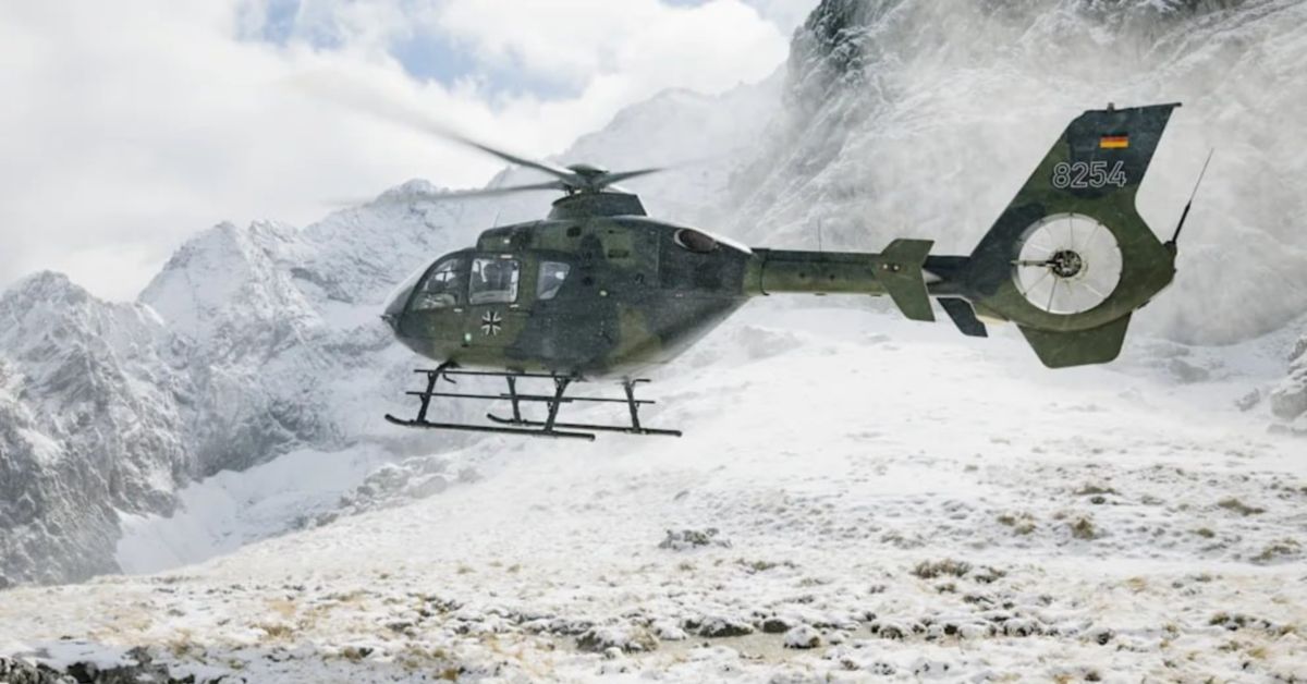 Зачем немецким астронавтам вертолет? Учатся высаживаться на Луне