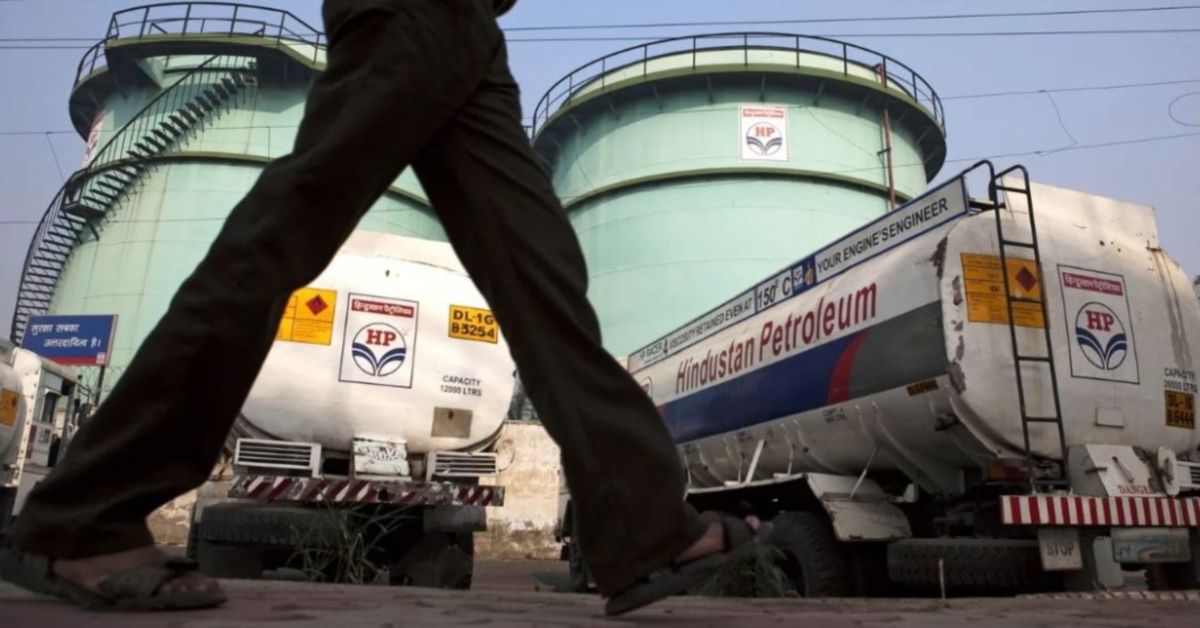 На санкционных фронтах СВО: Лукойл распродаст заводы, Индия сокращает закупки российской нефти