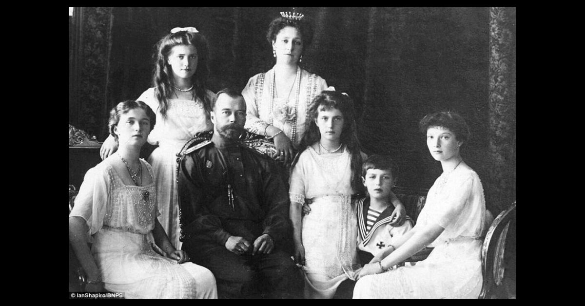 Патриотические вести: прах Николая II будет мобилизован на СВО