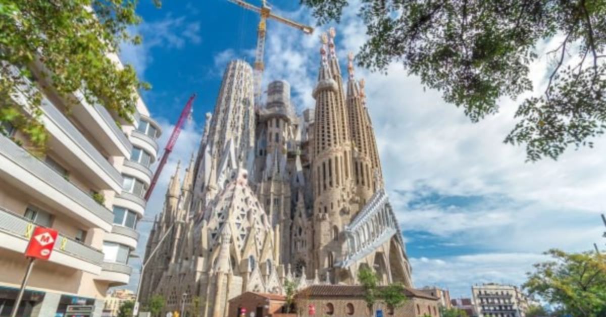 Собор Саграда Фамилия в Барселоне стал самым высоким в мире