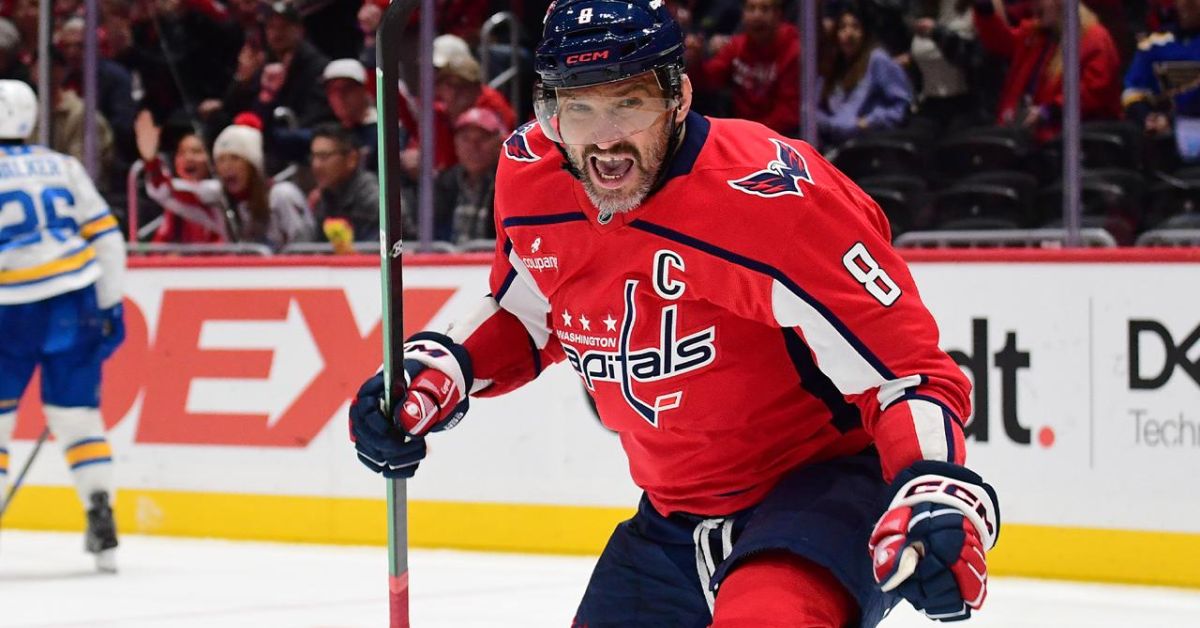 Рекорд личный и мировой: Александр Овечкин забросил 900 шайб