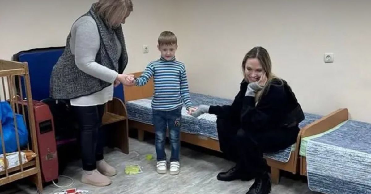 Анджелина Джоли рассказала о визите в Херсон. Блэкаут в Киеве. Удар по Воронежу. СВО прёт вовсю — 09.11.25