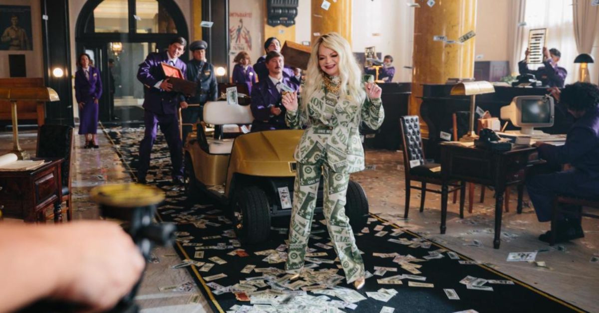 В новом сезоне сериала «Квартирка Долиной»: народную артистку все-таки выселяют по суду