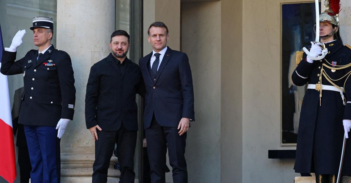 Англия и Франция обязуются воевать за Украину в случае нового нападения Путина (это после прекращения огня, которого еще надо добиться). Сама СВО идет как шла —  06.01.25