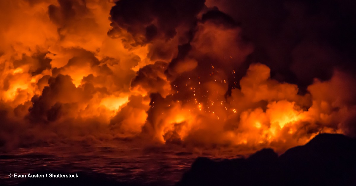 С минуты на минуту: Исландия объявила готовность к извержению вулкана