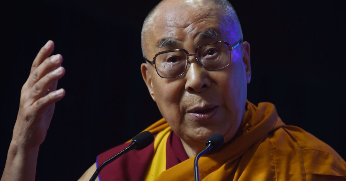 Далай-лама поделился мыслями о конце нашего мира. И сказал, что это и происходит: просто карма такая