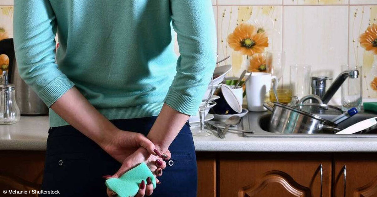 Мытье посуды без перчаток уничтожает ваши руки!